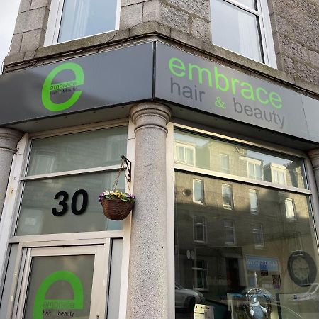 Amazing Getaways - The Place For You With Free Parking Aberdeen Exterior photo